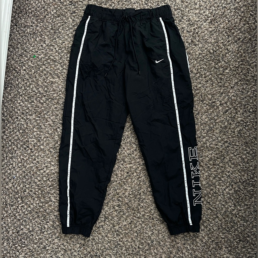 Nike mens black and white joggers